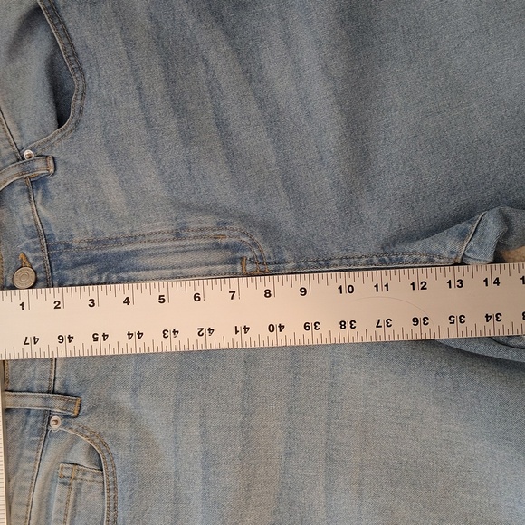 DKNY High-Rise Classic Straight-Leg Raw-Hem Jeans. Size 14/32 - Picture 9 of 11